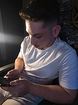 Xhurroo stripchat live cam model