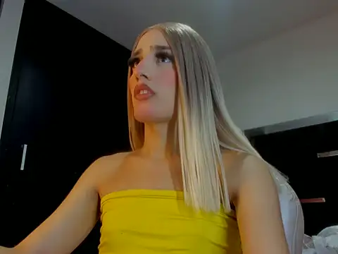 Miranda_bigcock3 stripchat live cam model