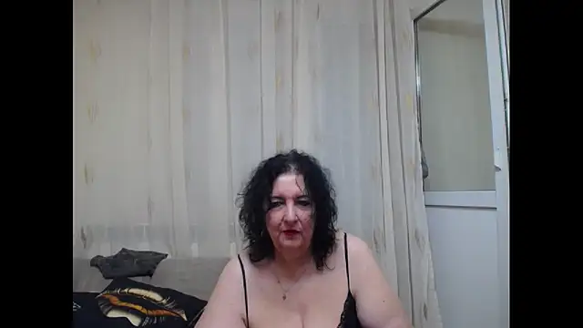 maturekorine stripchat live cam model