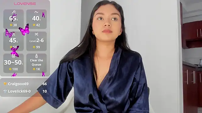 sarayu- stripchat live cam model