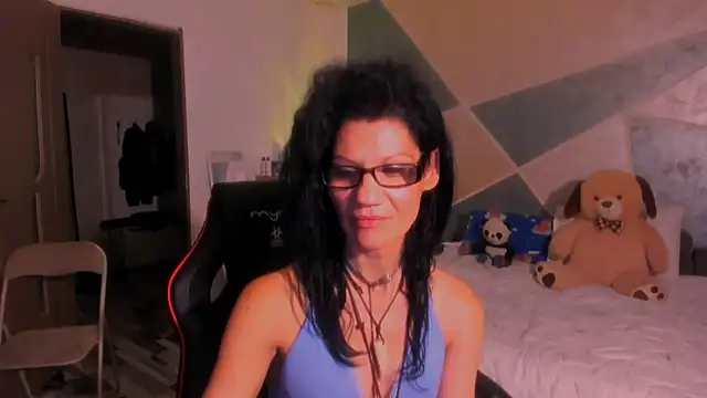 SweetSin40 stripchat live cam model