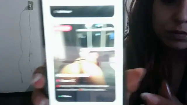 cris048 stripchat live cam model