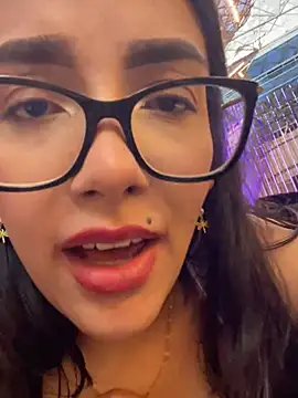Lorein_cute18 stripchat live cam model
