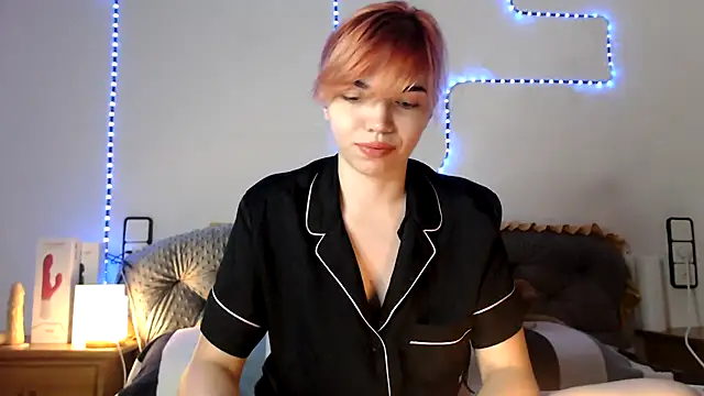 olivka-flower stripchat live cam model