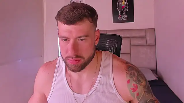 paul_rogerr stripchat live cam model