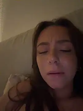 Cherry-Bean stripchat live cam model