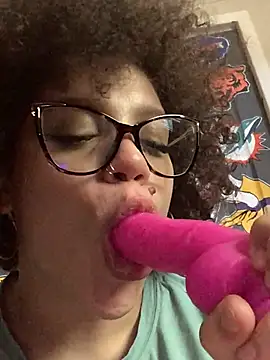 QueenNuttCollector stripchat live cam model