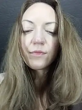 KattyLuuu stripchat live cam model