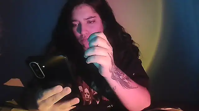 creepyh0e_ stripchat live cam model