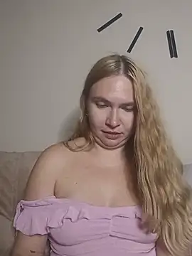 KisaVixen stripchat live cam model