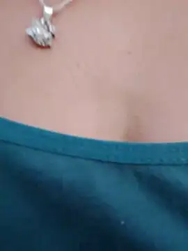 Hotmommax stripchat live cam model