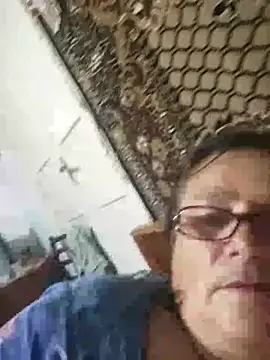 MilaCold5443 stripchat live cam model