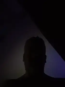 Tommybpdy stripchat live cam model