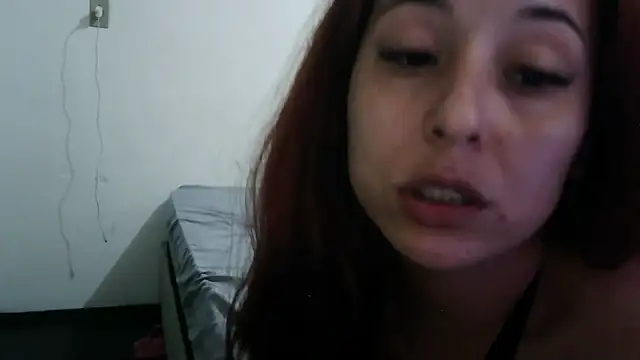 cris048 stripchat live cam model