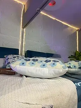 CristalCollins_ stripchat live cam model