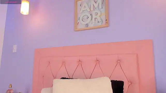 naomy_gyal_ stripchat live cam model