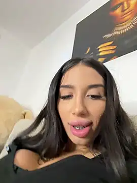 BlueEyes_BB stripchat live cam model