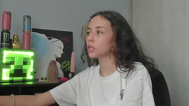 brisazanes stripchat live cam model