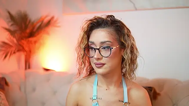 AileenKiss stripchat live cam model