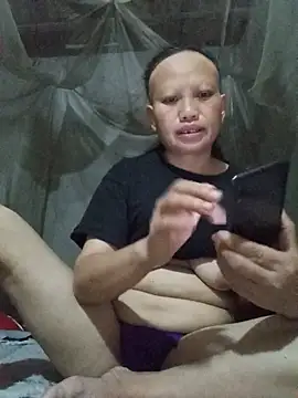 Ila-min stripchat live cam model