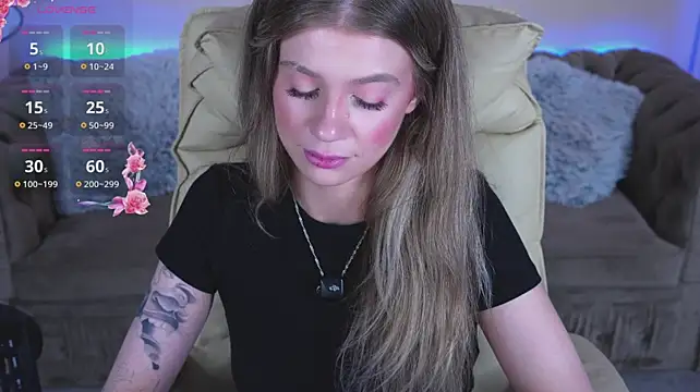 SunnyLay stripchat live cam model