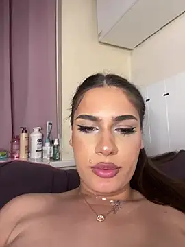 AylaNova stripchat live cam model