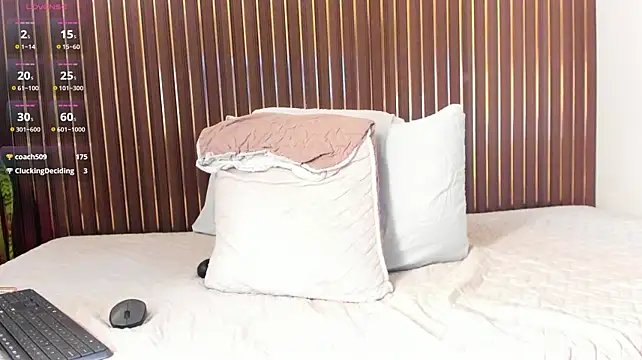 mia_pineda stripchat live cam model