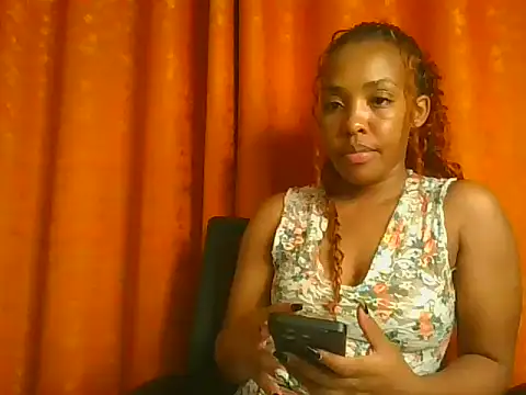 sexxy_ebony_red stripchat live cam model