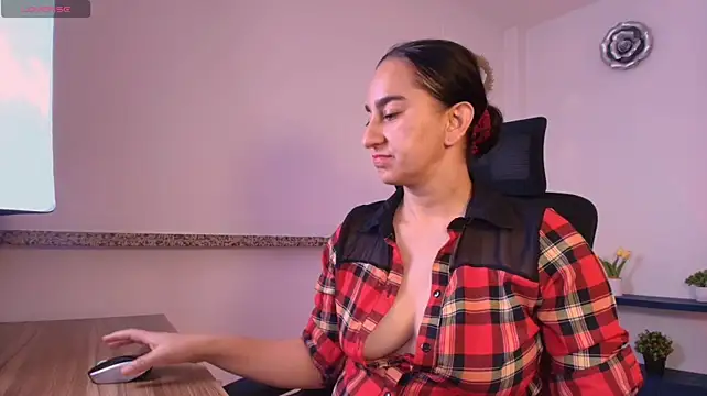 Maya369 stripchat live cam model