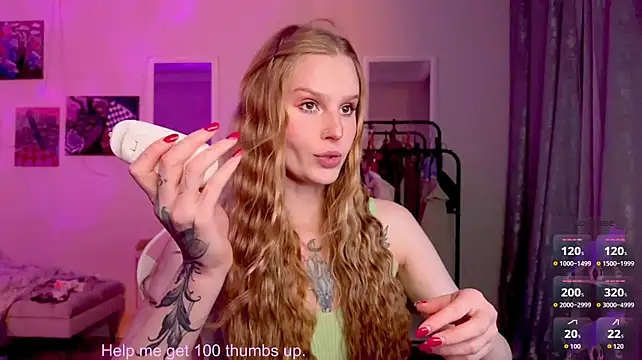 Lunaacyy stripchat live cam model