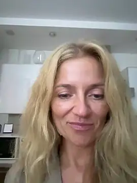 AlisonXCristal stripchat live cam model