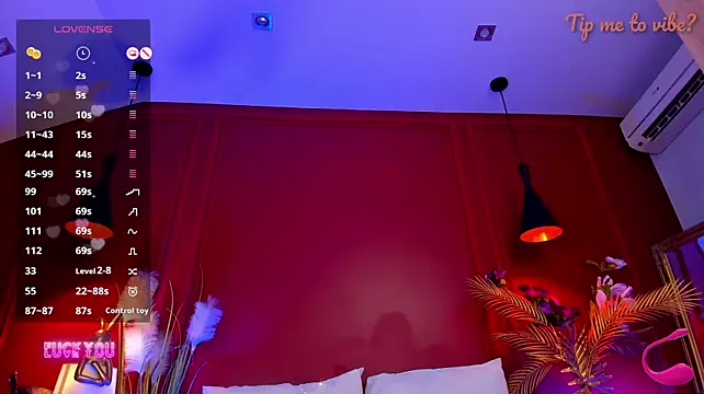 Mayzzie stripchat live cam model