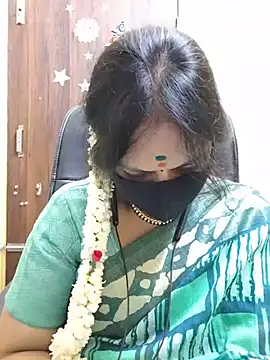 Tamil_white_beauty stripchat live cam model