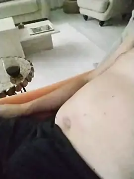 issirik100 stripchat live cam model