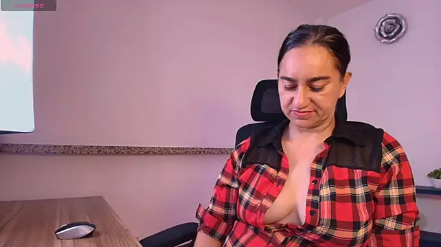 Maya369 stripchat live cam model