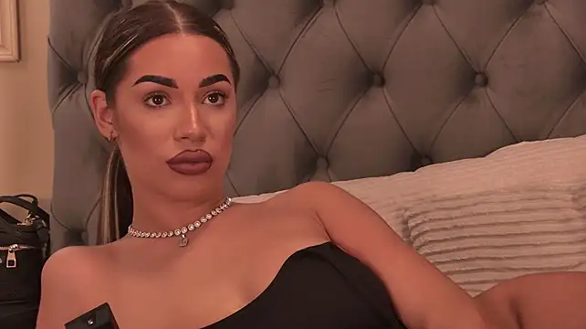 KimberShow stripchat live cam model