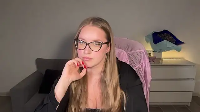 EvaMaddison stripchat live cam model