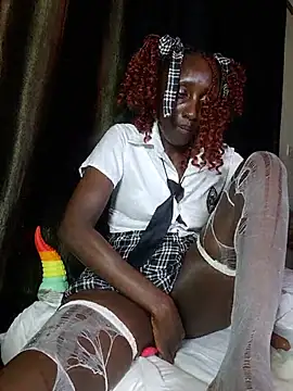 FerrariiAndHenny stripchat live cam model