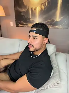 ApoloMakris stripchat live cam model