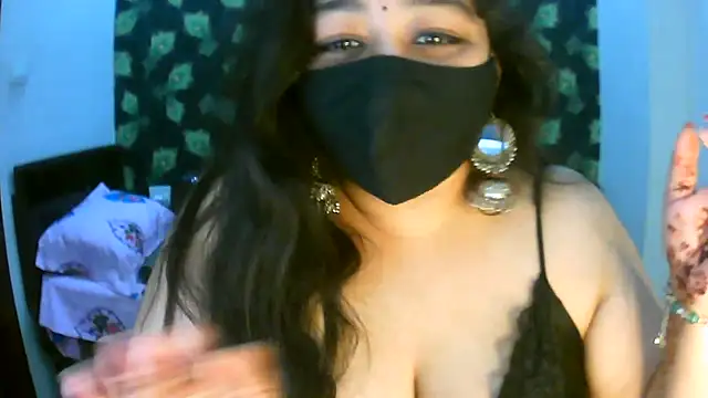Yoursnandini8 stripchat live cam model