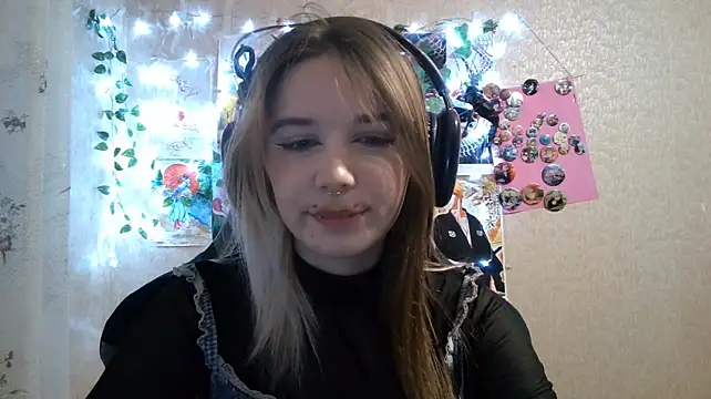 MilaTyan stripchat live cam model