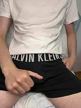 MatteoBalkanTwink stripchat live cam model