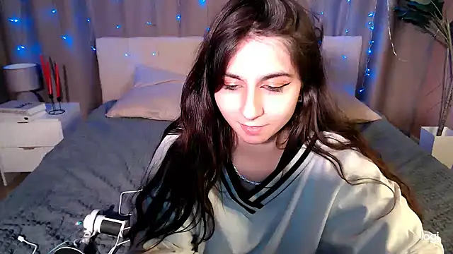 AdrianaCutes stripchat live cam model