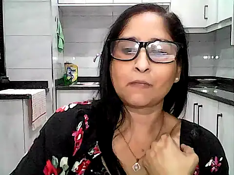 Indiankushy stripchat live cam model
