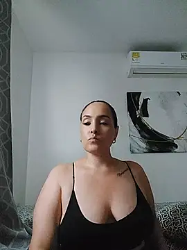 Miss_Agatha stripchat live cam model