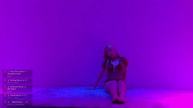 G-Velvet stripchat live cam model