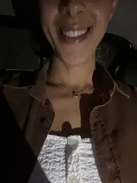 ContiGois stripchat live cam model