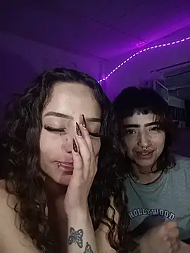 AlexxaAndRileyy stripchat live cam model