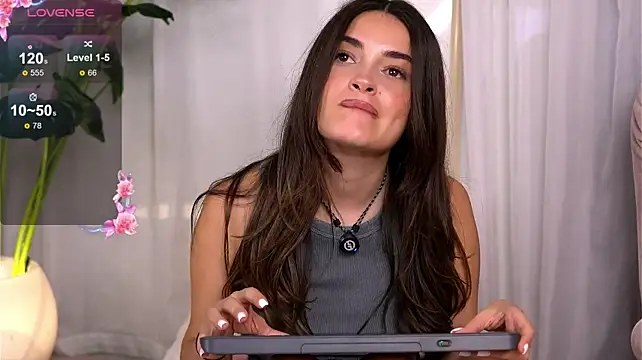 SweetAuraa stripchat live cam model