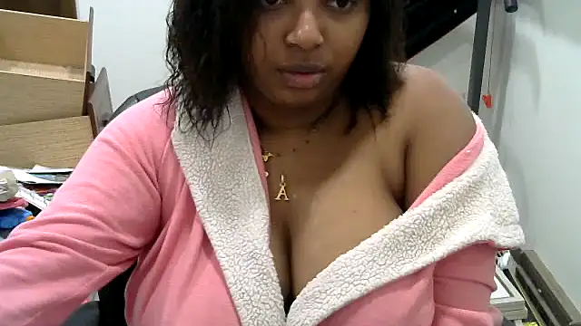 cutiemily stripchat live cam model